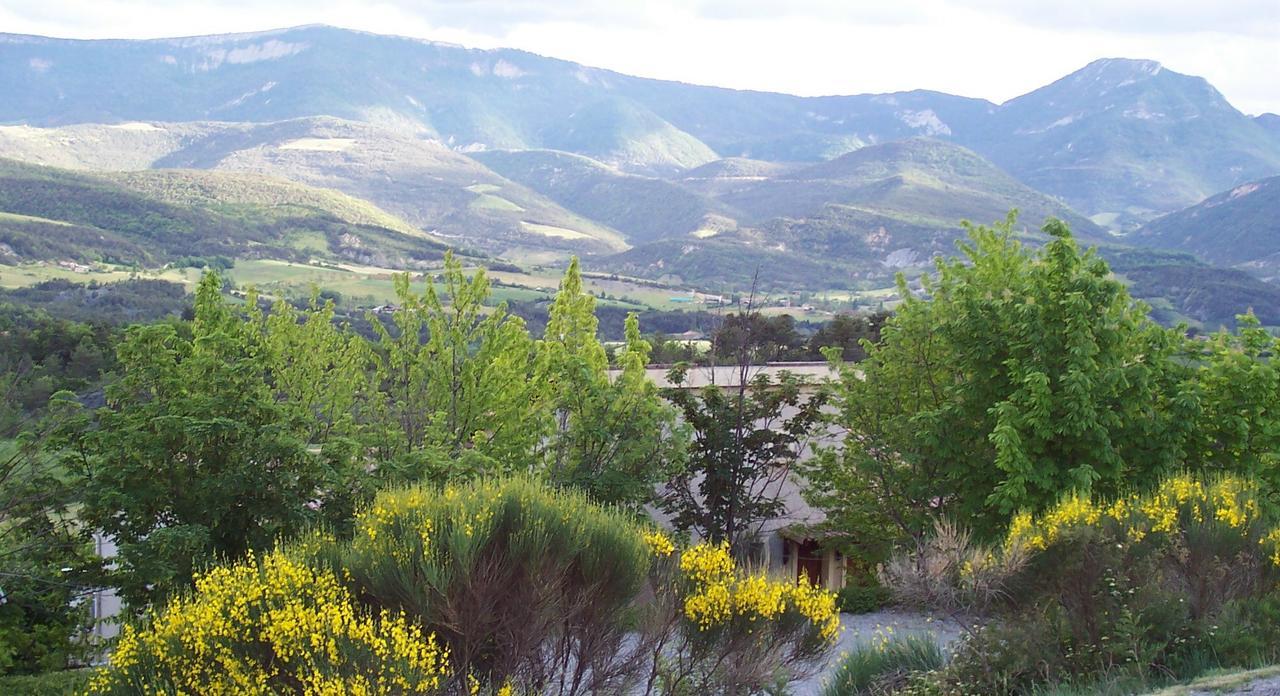 L'Ensoleillee Bed & Breakfast Rosans Bagian luar foto